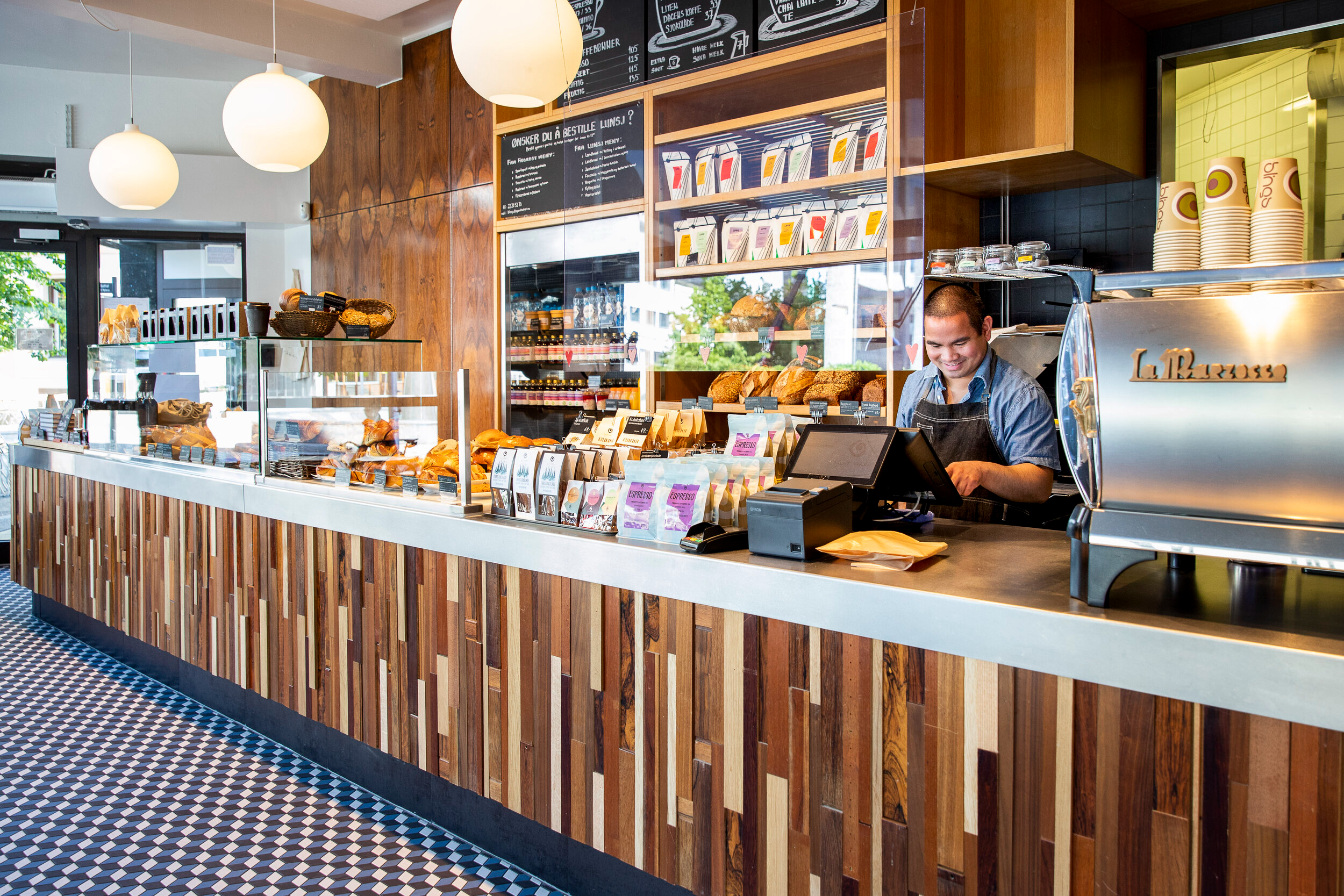 &Aring;pent Bakeri Blings