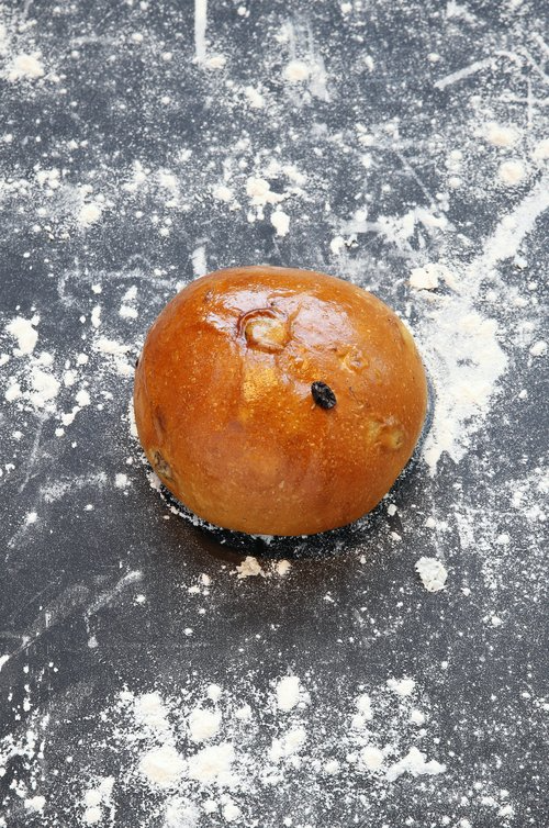 Hveteboller med rosiner