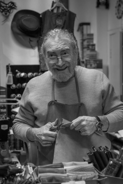 Ugo Facconi, håndverker hos La Luna Lærverksted